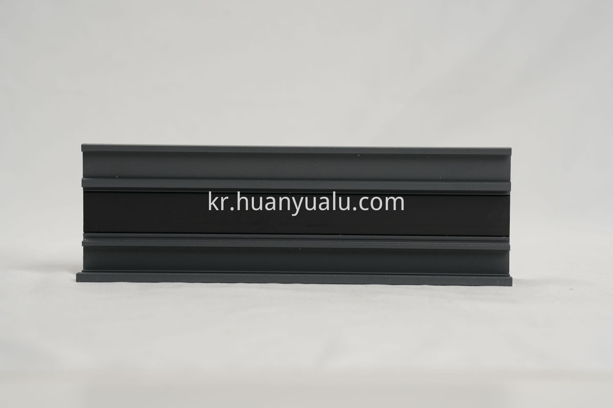 Thermal insulation profiles